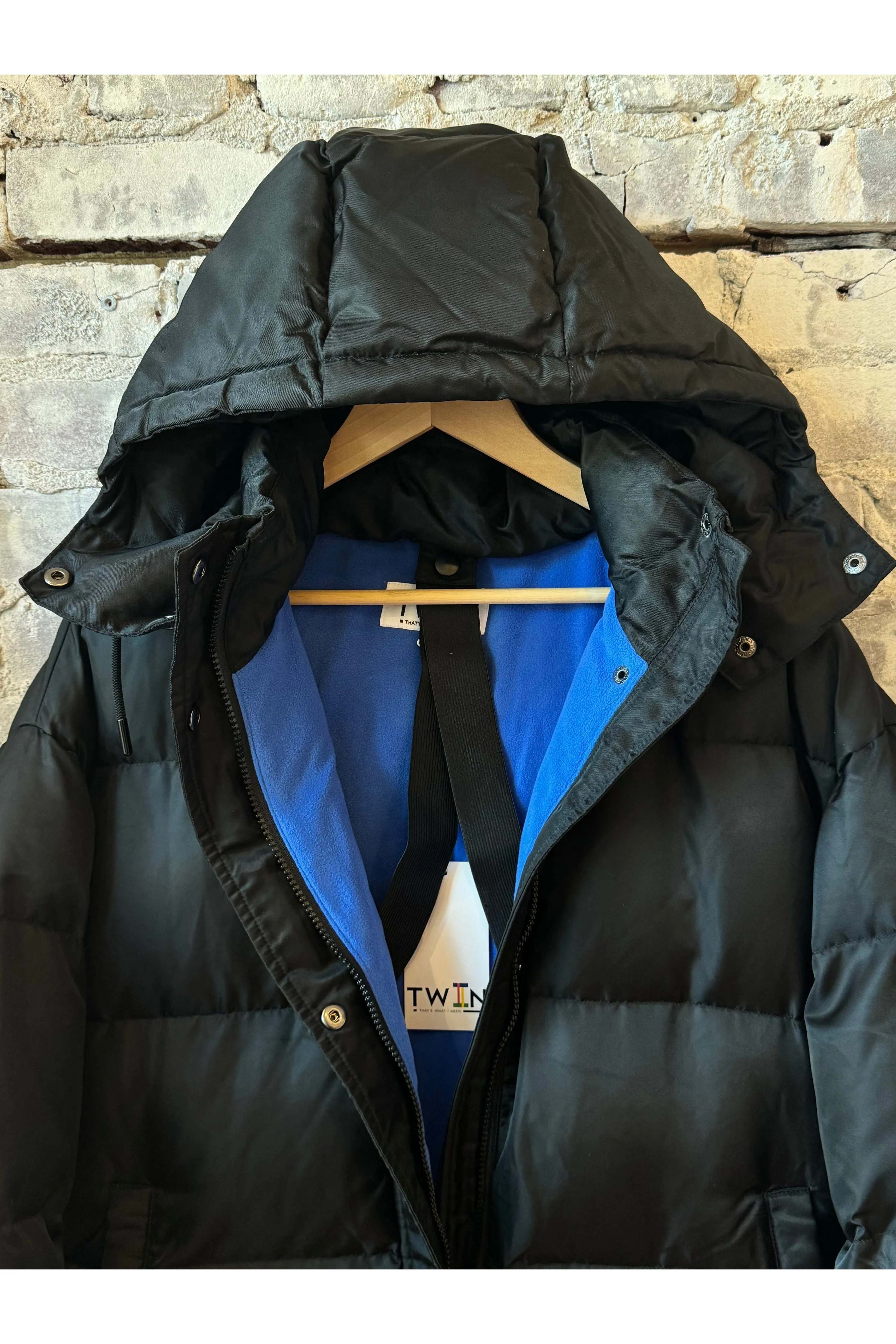 06 Long Puffer - Black/Royal Blue