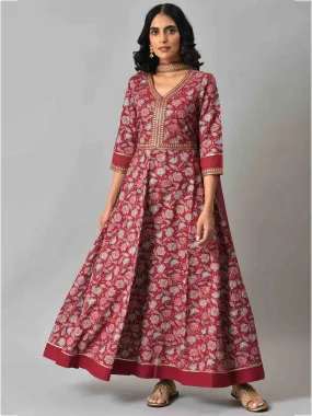 AURELIA Maroon & Gold-Toned Zari Embroidered Floral Printed Choker Maxi Dress