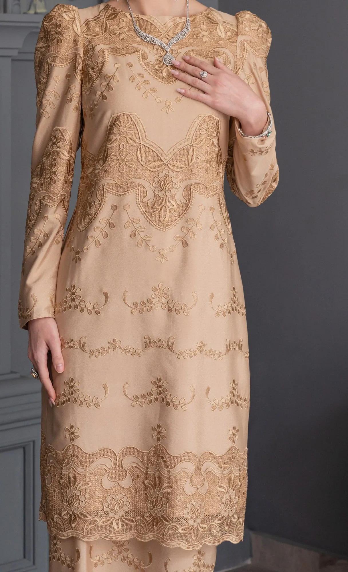 Debonair Kurung in Amber Brown