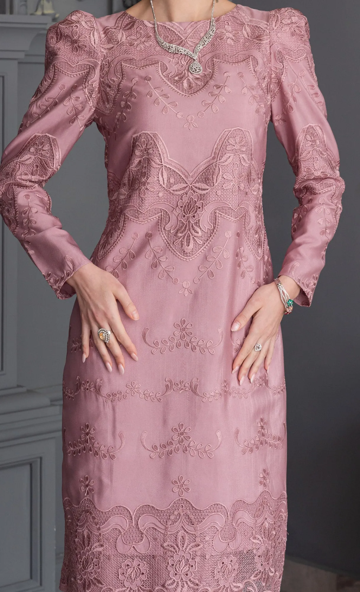 Debonair Kurung in Ash Rose