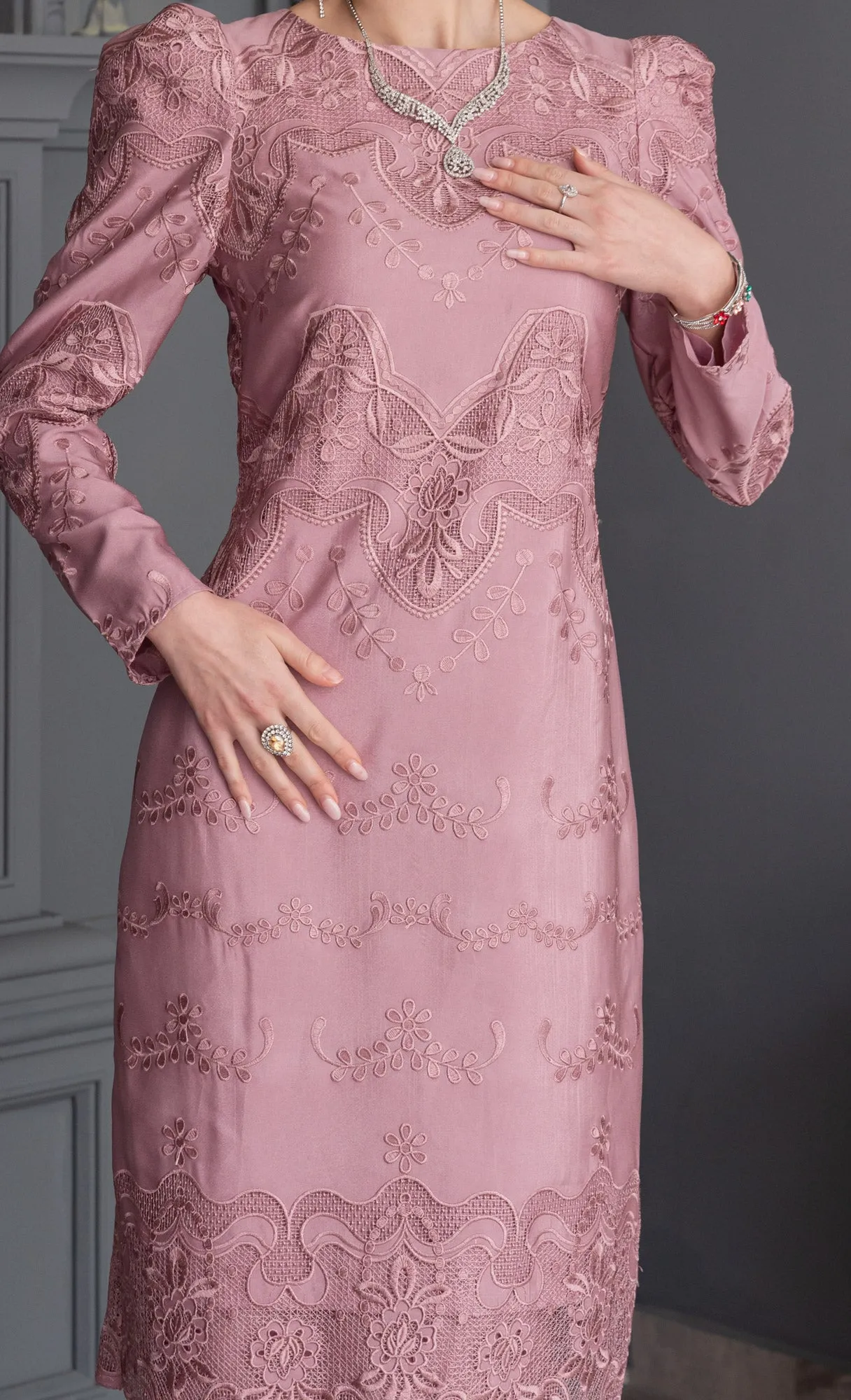 Debonair Kurung in Ash Rose